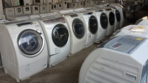 Máy giặt công nghiệp bãi và những hiểm họa khôn lường - Bán máy giặt công  nghiệp tốt chính hãng