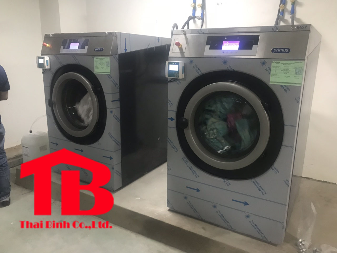 Bán máy giặt là công nghiệp chĩnh hãng