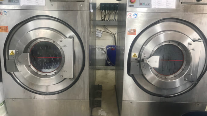 Máy giặt công nghiệp nên mua loại nào