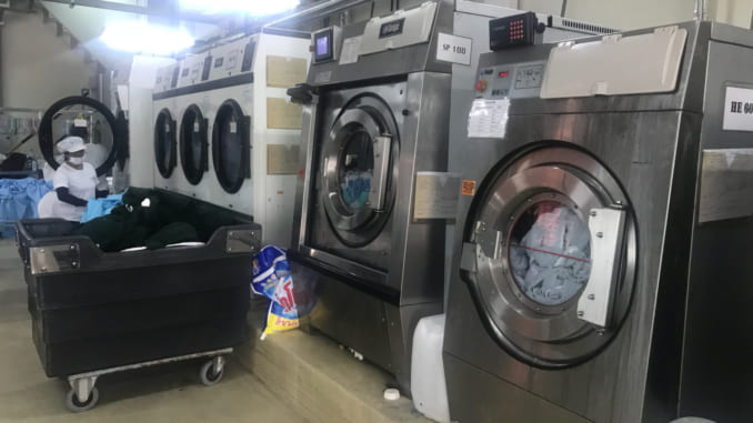 máy giặt công nghiệp nên mua loại nào