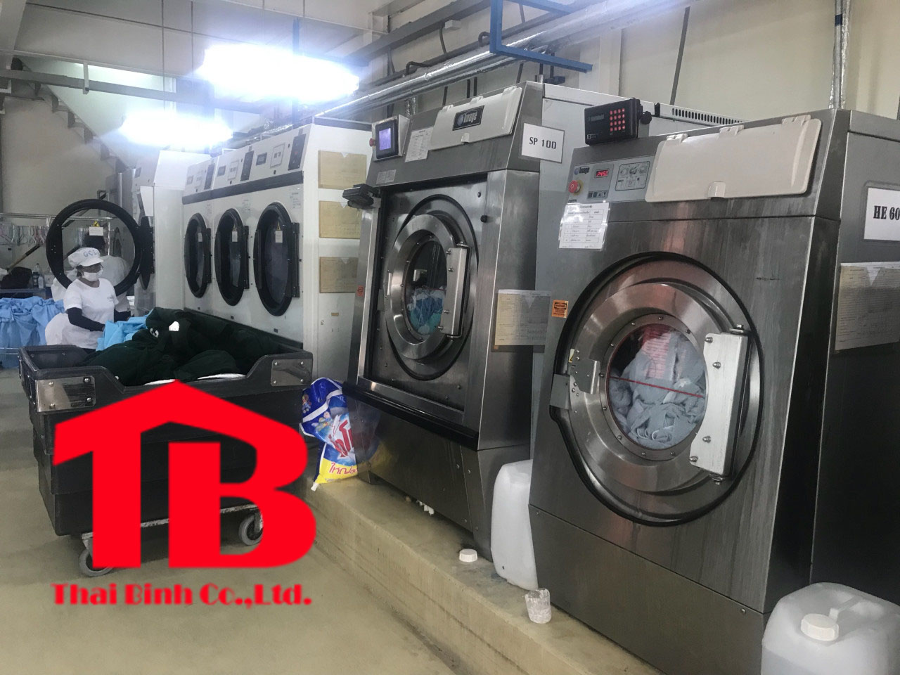 Máy giặt quần áo công nghiệp